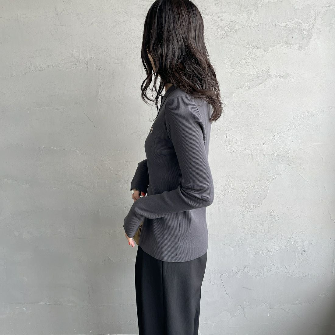 FRED PERRY [フレッドペリー] 別注 ワンポイントロゴ刺繍 リブニットポロシャツ [FPW-25A-009JF] ANCHOR/WAR &&モデル身長：160cm 着用サイズ：10&&