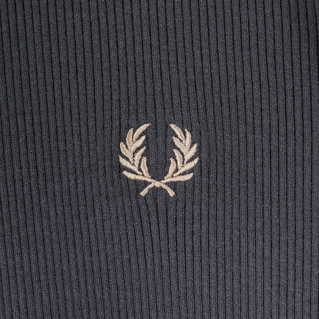 FRED PERRY [フレッドペリー] 別注 ワンポイントロゴ刺繍 リブニット