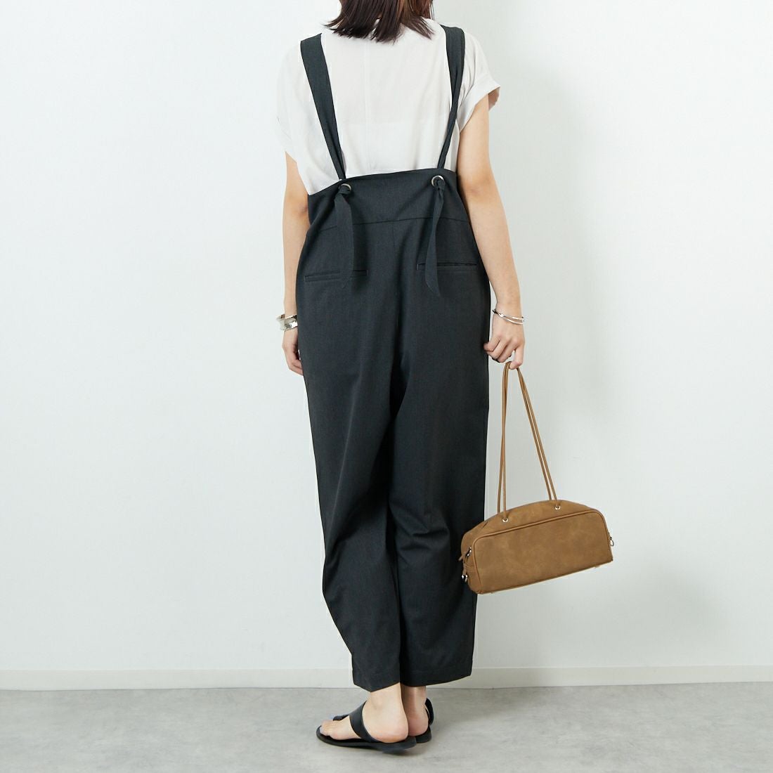 Commencement [コメンスメント] 2WAYサロペット [C-305] CHARCOAL &&モデル身長：167cm 着用サイズ：F&&