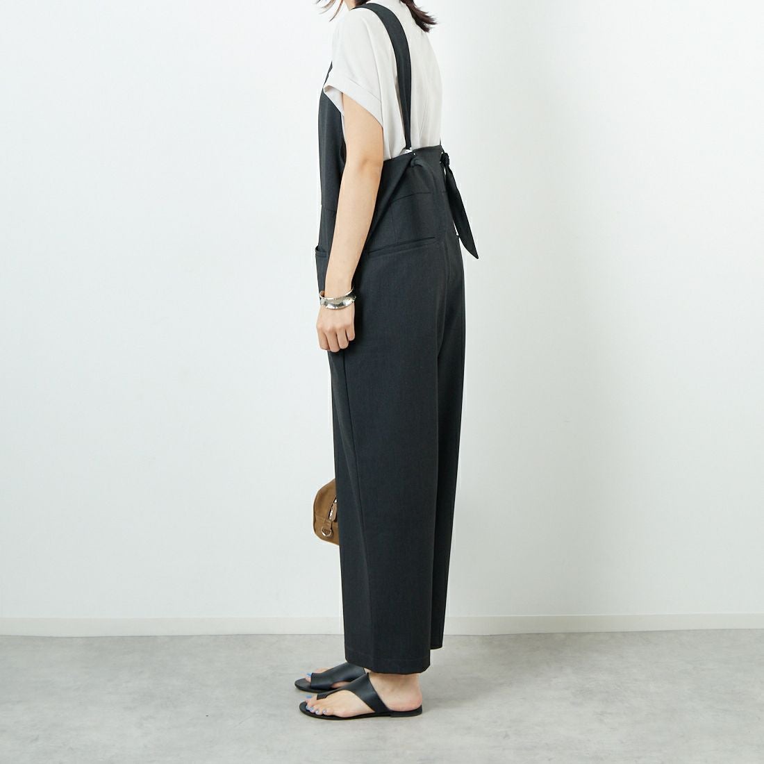 Commencement [コメンスメント] 2WAYサロペット [C-305] CHARCOAL &&モデル身長：167cm 着用サイズ：F&&