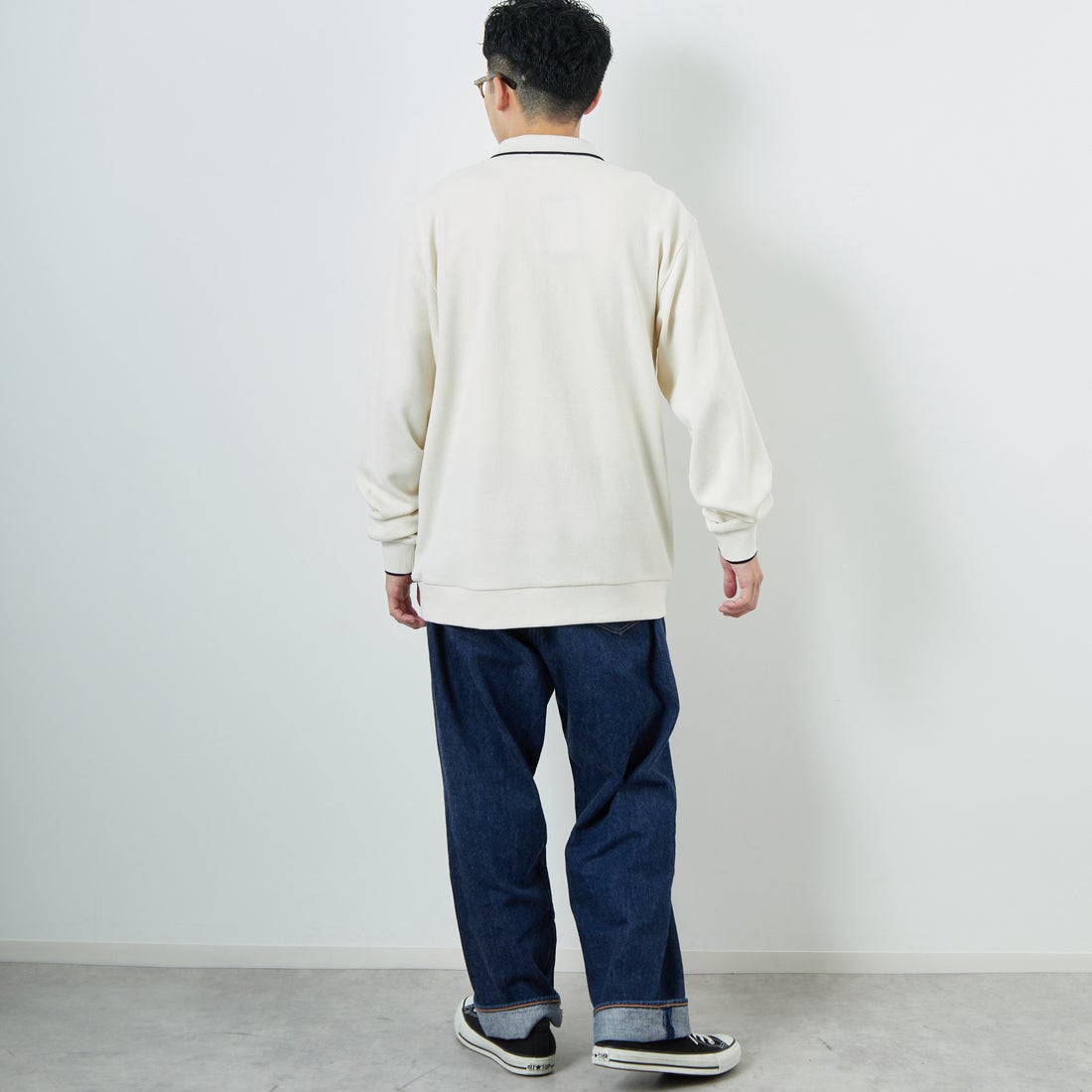 FRED PERRY [フレッドペリー] 別注 ワンポイントロゴ刺繍 ロングスリーブポロシャツ [FPM-25A-027JF] ECRU/NAVY &&モデル身長：168cm 着用サイズ：L&&