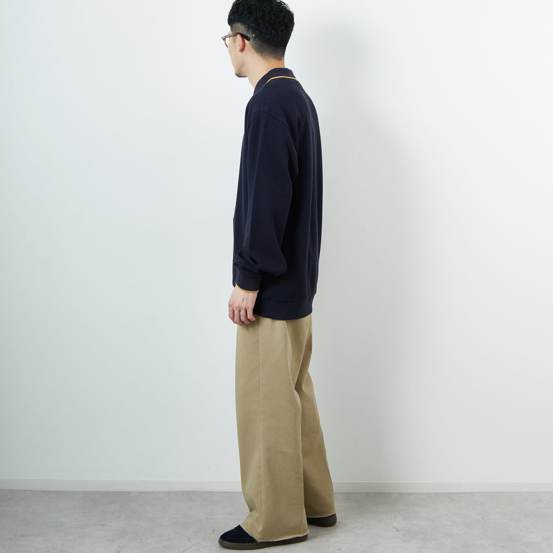 FRED PERRY [フレッドペリー] 別注 ワンポイントロゴ刺繍 ロングスリーブポロシャツ [FPM-25A-027JF] NVY/HONEYC &&モデル身長：168cm 着用サイズ：L&&