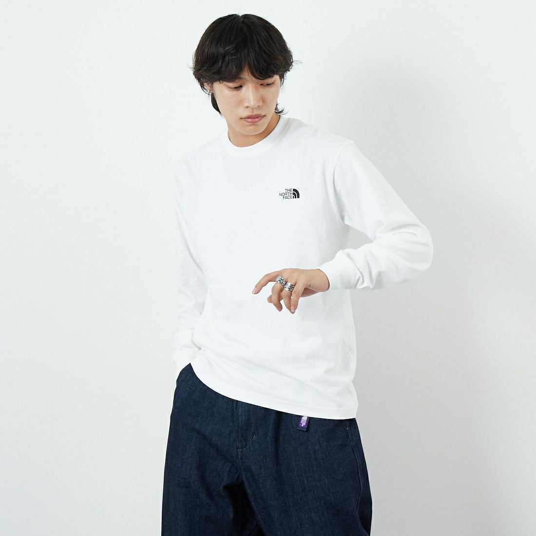 THE NORTH FACE [ザ ノースフェイス] ロングスリーブ スクエアデジタルグラフィックTシャツ [NT82545] W &&モデル身長：179cm 着用サイズ：M&&
