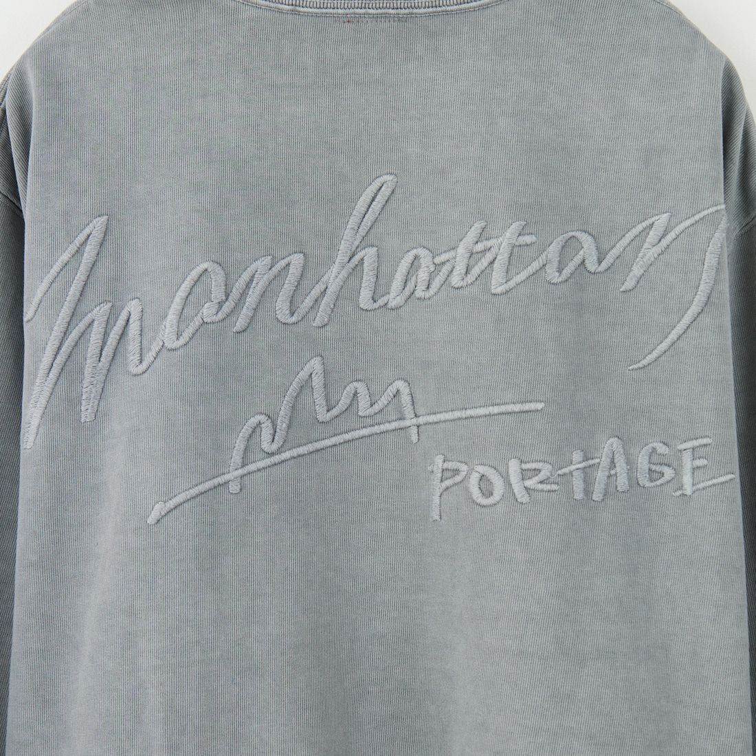 MANHATTAN PORTAGE [マンハッタンポーテージ] 別注 手書き風バックプリント ロングスリーブTシャツ [25FWMP-IN76-JF] GRAY