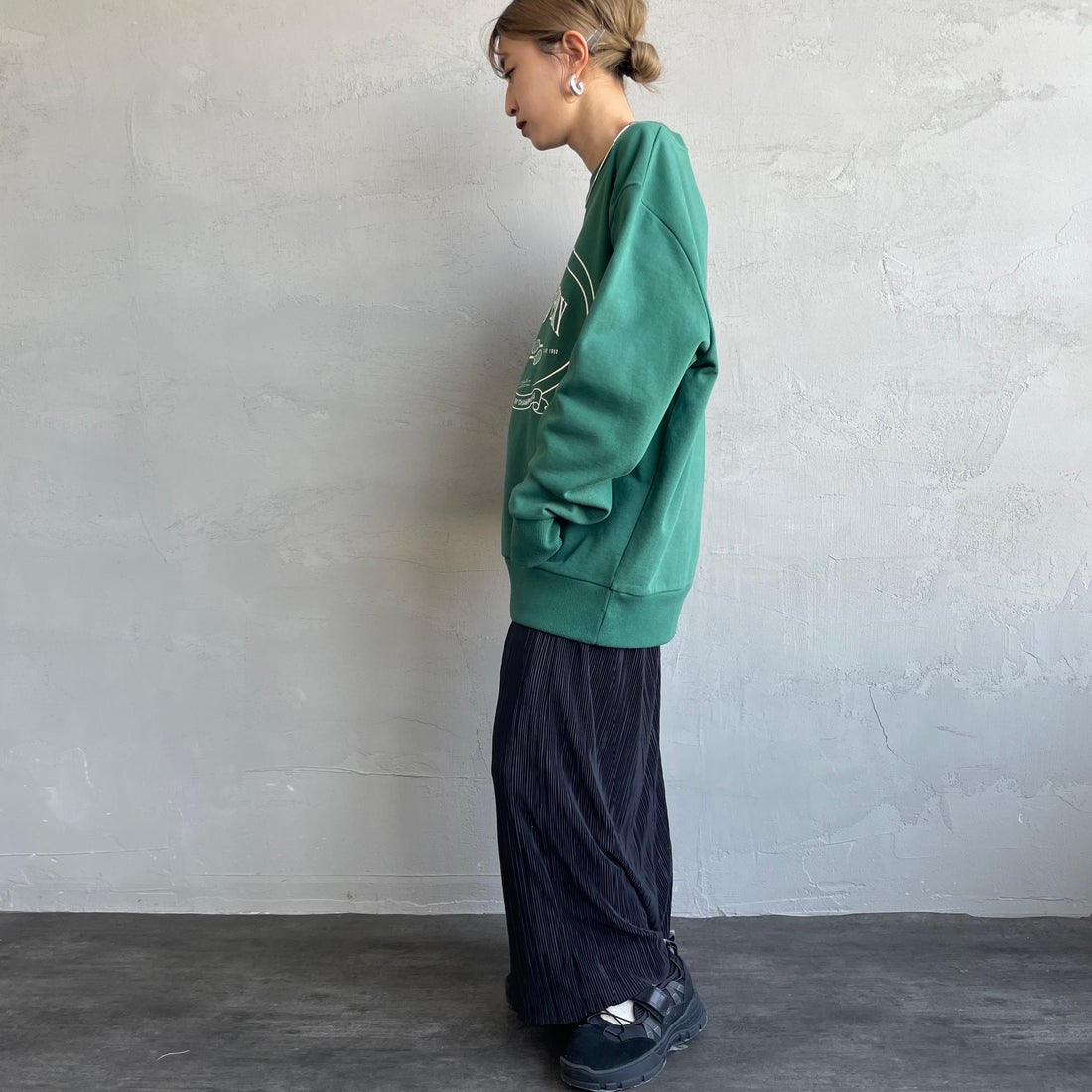 FRED PERRY [フレッドペリー] Chosen by Champions クルーネックスウェット [M1605] Z18 SPORT &&モデル身長：150cm 着用サイズ：S&&
