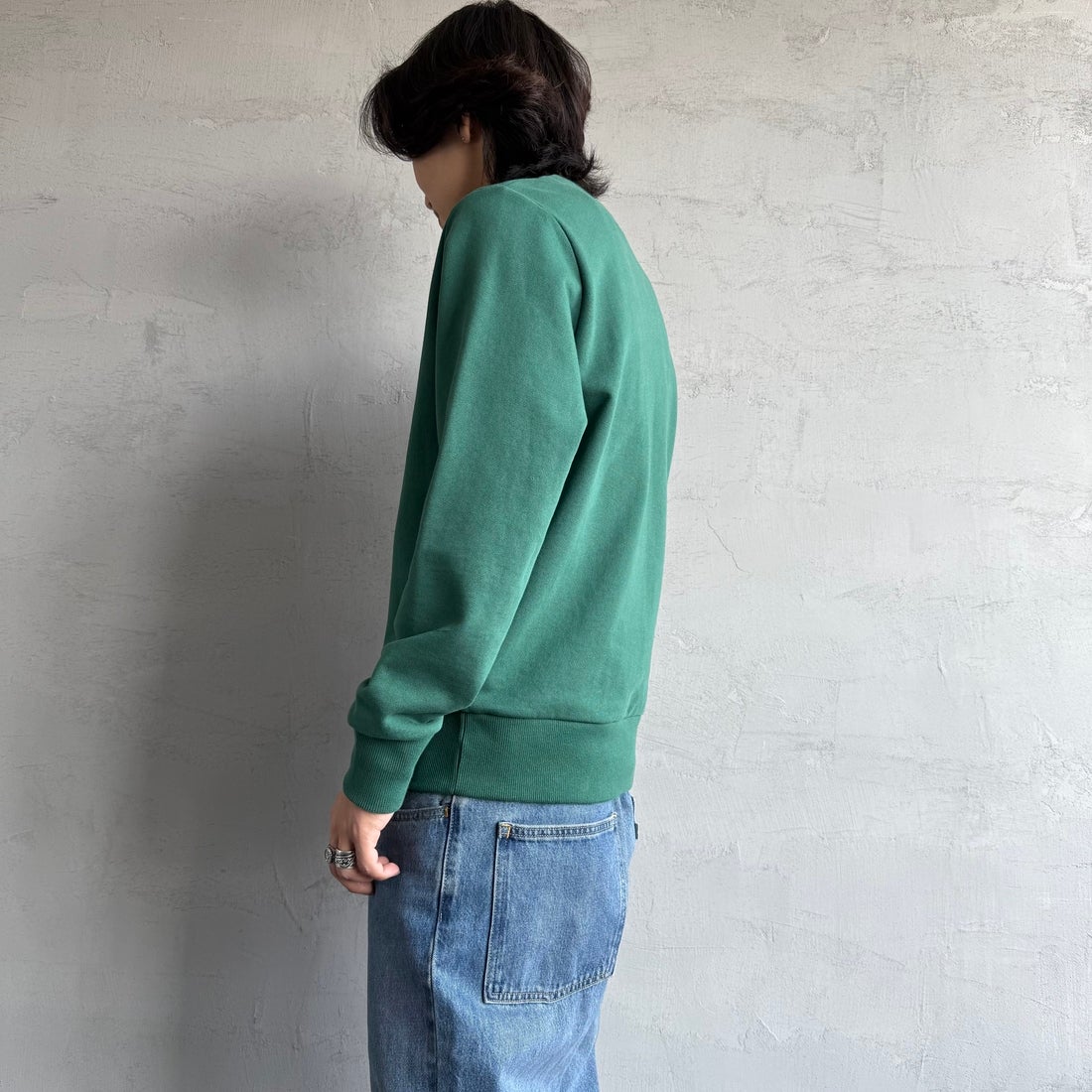 FRED PERRY [フレッドペリー] Chosen by Champions クルーネックスウェット [M1605] Z18 SPORT &&モデル身長：179cm 着用サイズ：M&&