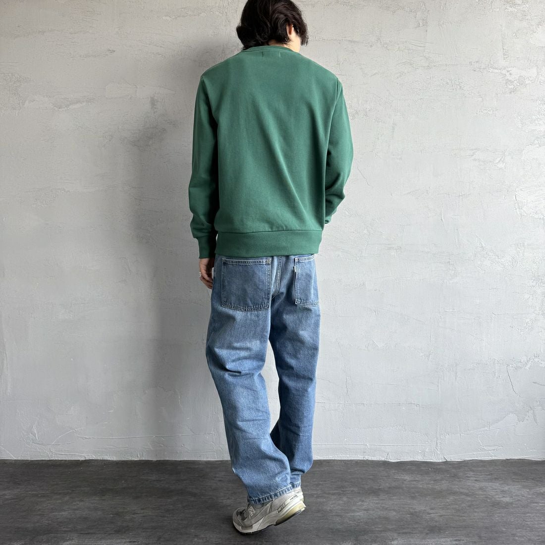 FRED PERRY [フレッドペリー] Chosen by Champions クルーネックスウェット [M1605] Z18 SPORT &&モデル身長：179cm 着用サイズ：M&&