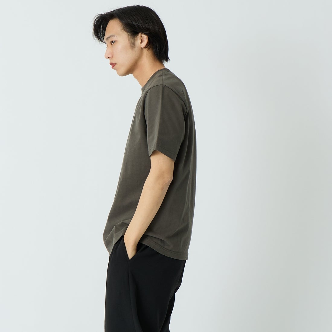 MAISON KITSUNE [メゾン キツネ] ハンドライティング コンフォートTシャツ [MM00126KJ7025] 0453 BELUG &&モデル身長：179cm 着用サイズ：M&&