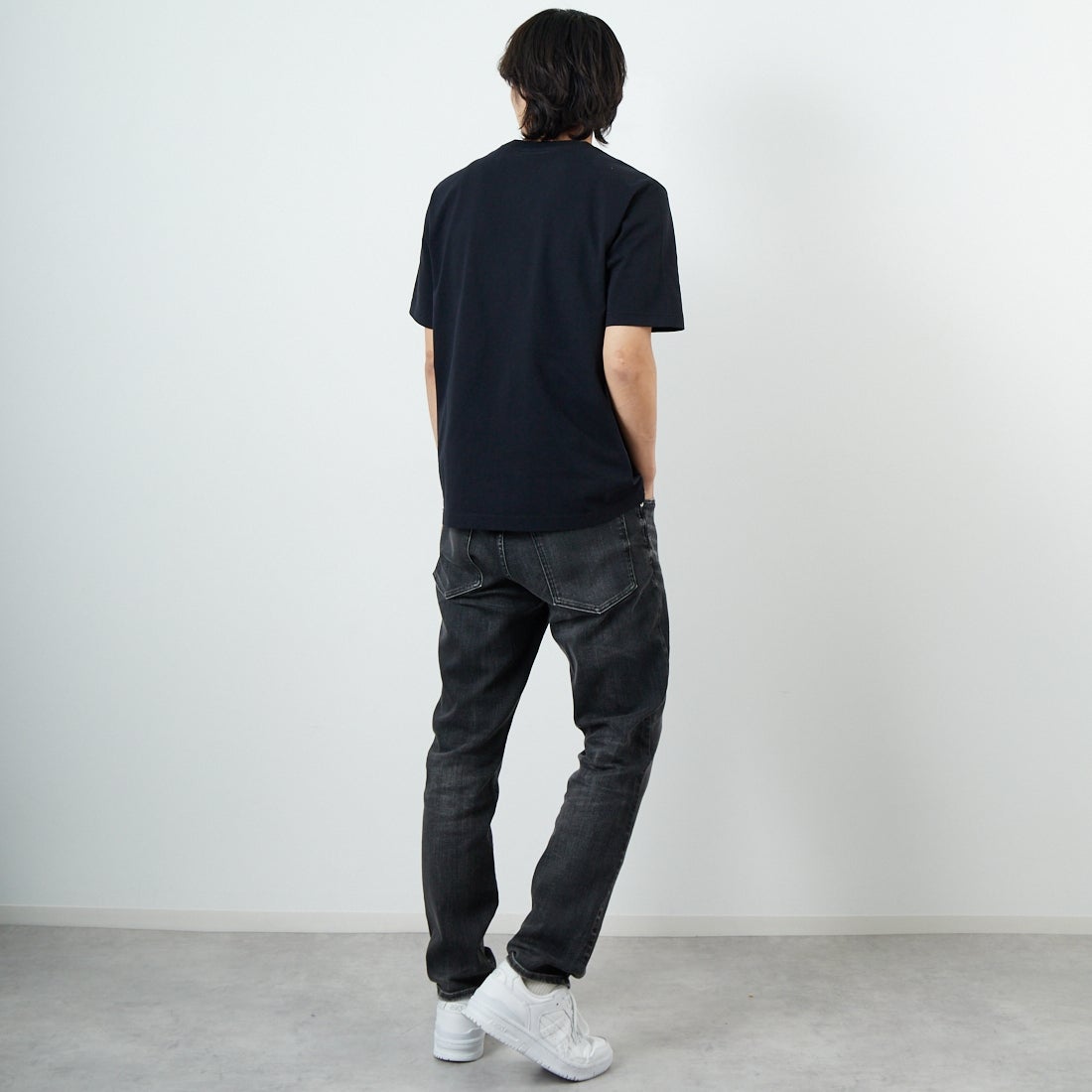 MAISON KITSUNE [メゾン キツネ] ハンドライティング コンフォートTシャツ [MM00126KJ7025]O197 BK/WH &&モデル身長：179cm 着用サイズ：S&&