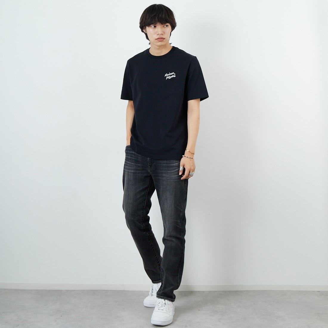 MAISON KITSUNE [メゾン キツネ] ハンドライティング コンフォートTシャツ [MM00126KJ7025]O197 BK/WH &&モデル身長：179cm 着用サイズ：S&&