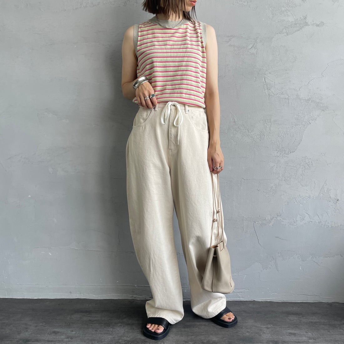 MEYAME [メヤメ] ボーダーコットンニットノースリーブトップス [MEY-2131] GREY &&モデル身長：158cm 着用サイズ：F&&