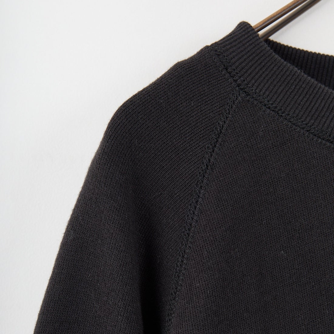 MANHATTAN PORTAGE [マンハッタンポーテージ] 別注 ロゴプリント カットオフスウェット [25FWMP-INL016-JF] BLACK