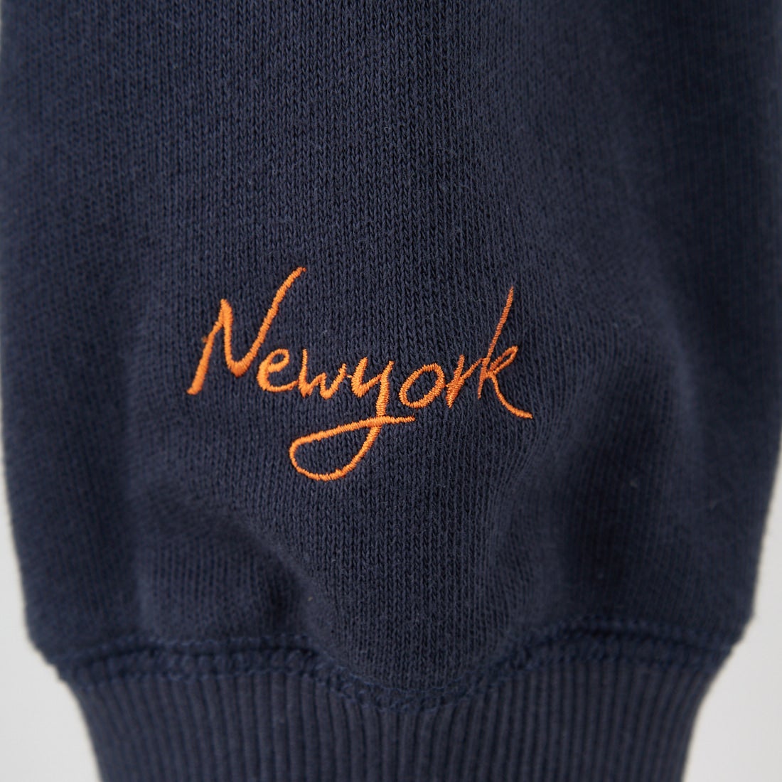 MANHATTAN PORTAGE [マンハッタンポーテージ] 別注 ロゴプリント カットオフスウェット [25FWMP-INL016-JF] NAVY