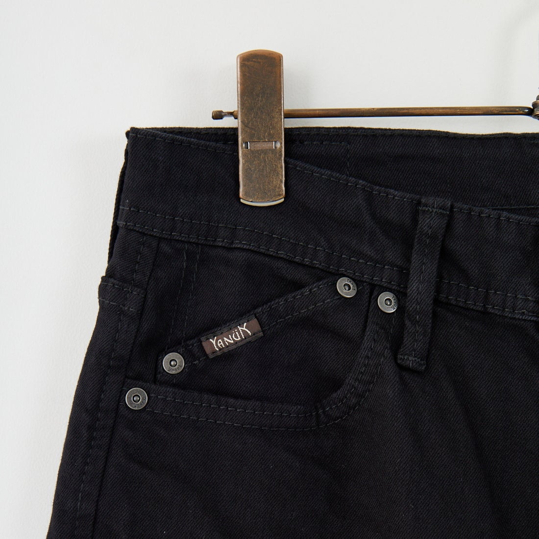 YANUK [ヤヌーク] テーパードデニム PHILIP2 [57253014] BLK