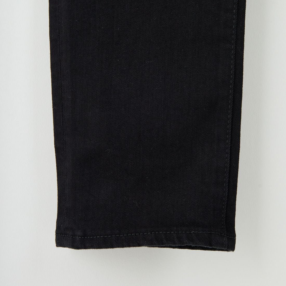 YANUK [ヤヌーク] テーパードデニム PHILIP2 [57253014] BLK