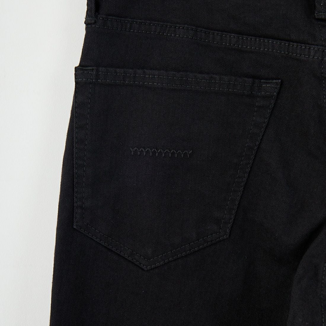 YANUK [ヤヌーク] テーパードデニム PHILIP2 [57253014] BLK