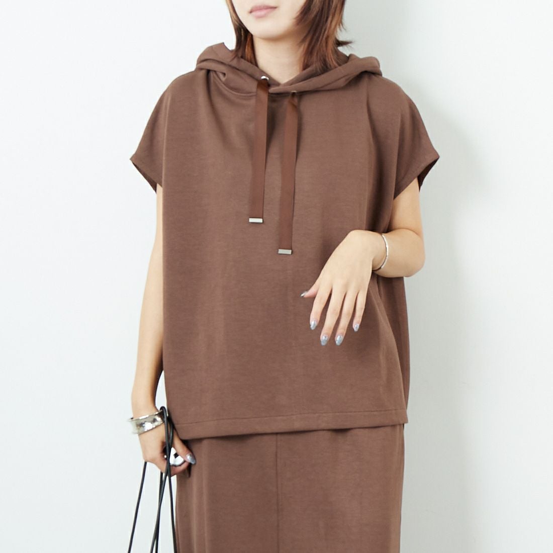 28 BROWN&&モデル身長：167cm 着用サイズ：F&&