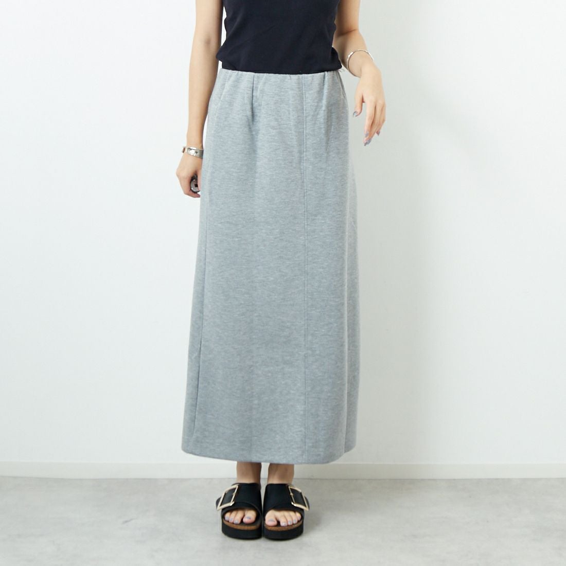 Maison de L'allure [メゾン ドゥ ラリュール] ダンボールナロースカート [M25132004] 07 GRAY &&モデル身長：167cm 着用サイズ：M&&