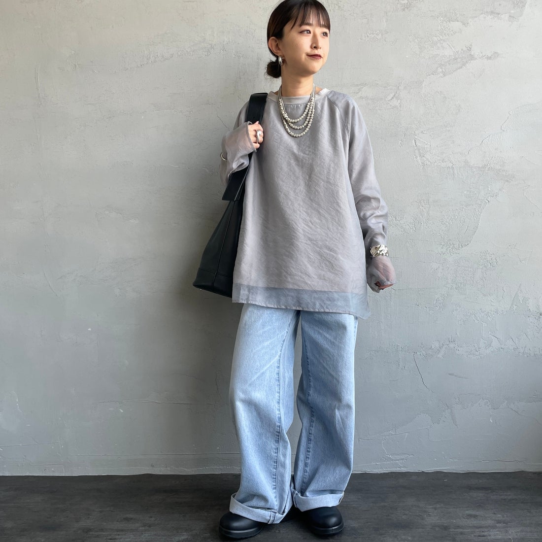 nenom [ネノム] ラグランシアーレイヤードTシャツ [NE25132014] 07 GRAY &&モデル身長：150cm 着用サイズ：F&&