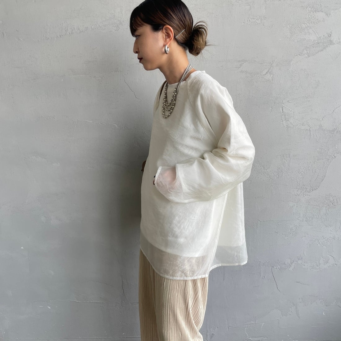 nenom [ネノム] ラグランシアーレイヤードTシャツ [NE25132014] 02 OFF &&モデル身長：150cm 着用サイズ：F&&