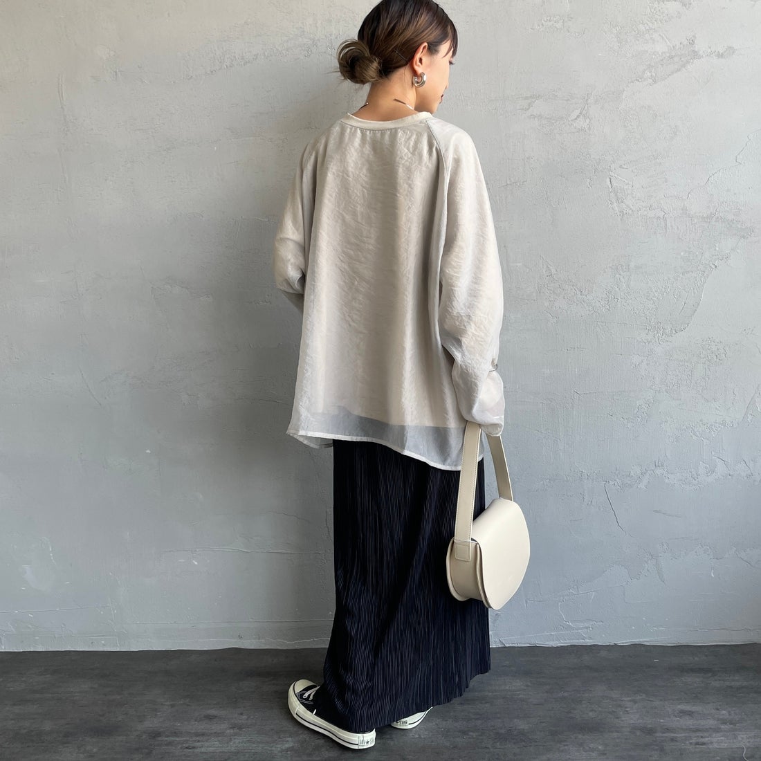 nenom [ネノム] ラグランシアーレイヤードTシャツ [NE25132014] 22 BEIGE &&モデル身長：150cm 着用サイズ：F&&