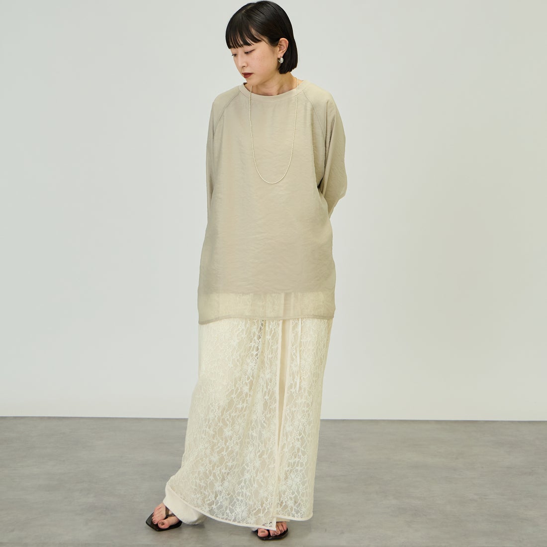 nenom [ネノム] ラグランシアーレイヤードTシャツ [NE25132014] 22 BEIGE &&モデル身長：150cm 着用サイズ：F&&