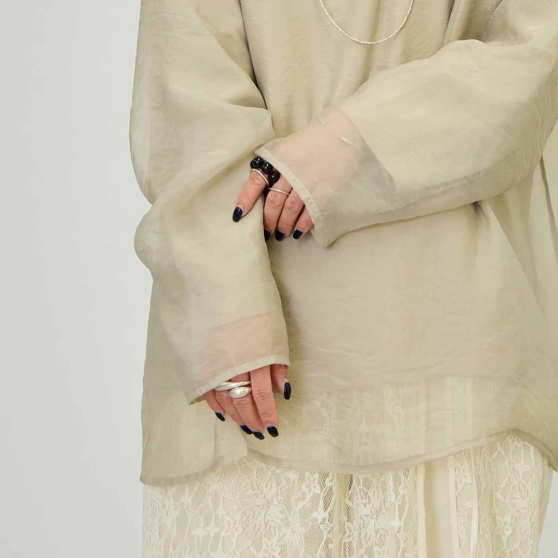 nenom [ネノム] ラグランシアーレイヤードTシャツ [NE25132014] 22 BEIGE &&モデル身長：150cm 着用サイズ：F&&