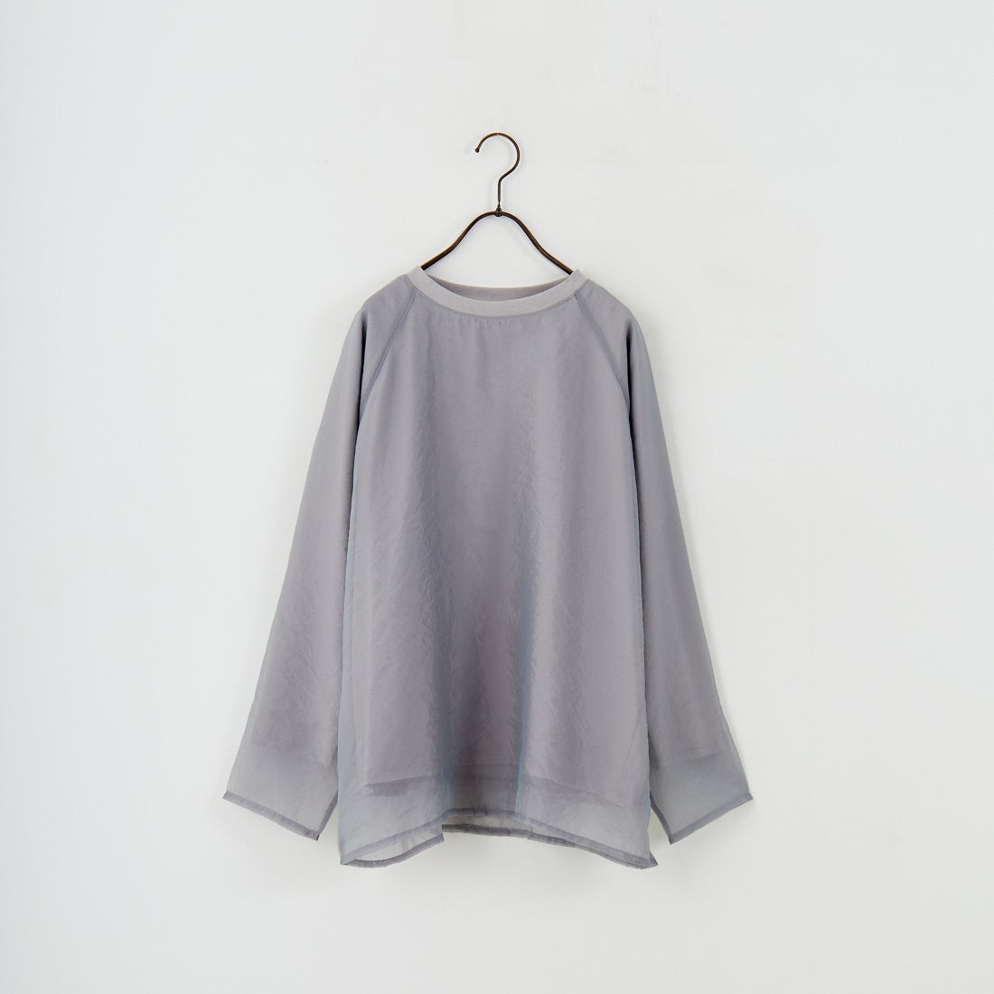 nenom [ネノム] ラグランシアーレイヤードTシャツ [NE25132014] 10 SAX &&モデル身長：150cm 着用サイズ：F&&