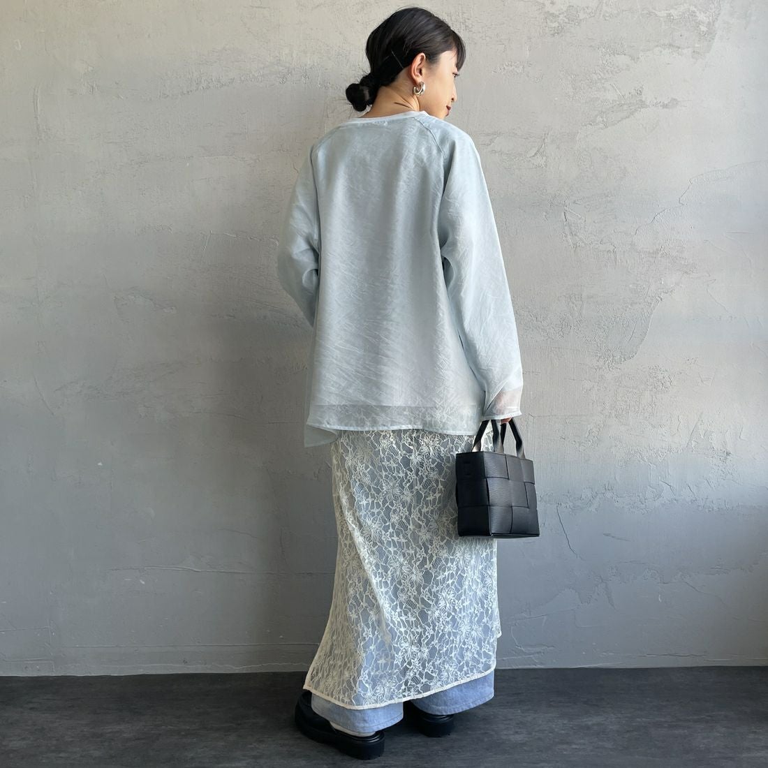 nenom [ネノム] ラグランシアーレイヤードTシャツ [NE25132014] 10 SAX &&モデル身長：150cm 着用サイズ：F&&