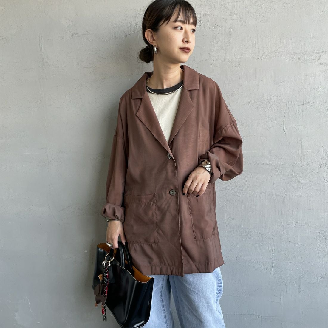 nenom [ネノム] シアーテーラードジャケット [NE25132082] 28 BROWN &&モデル身長：150cm 着用サイズ：F&&