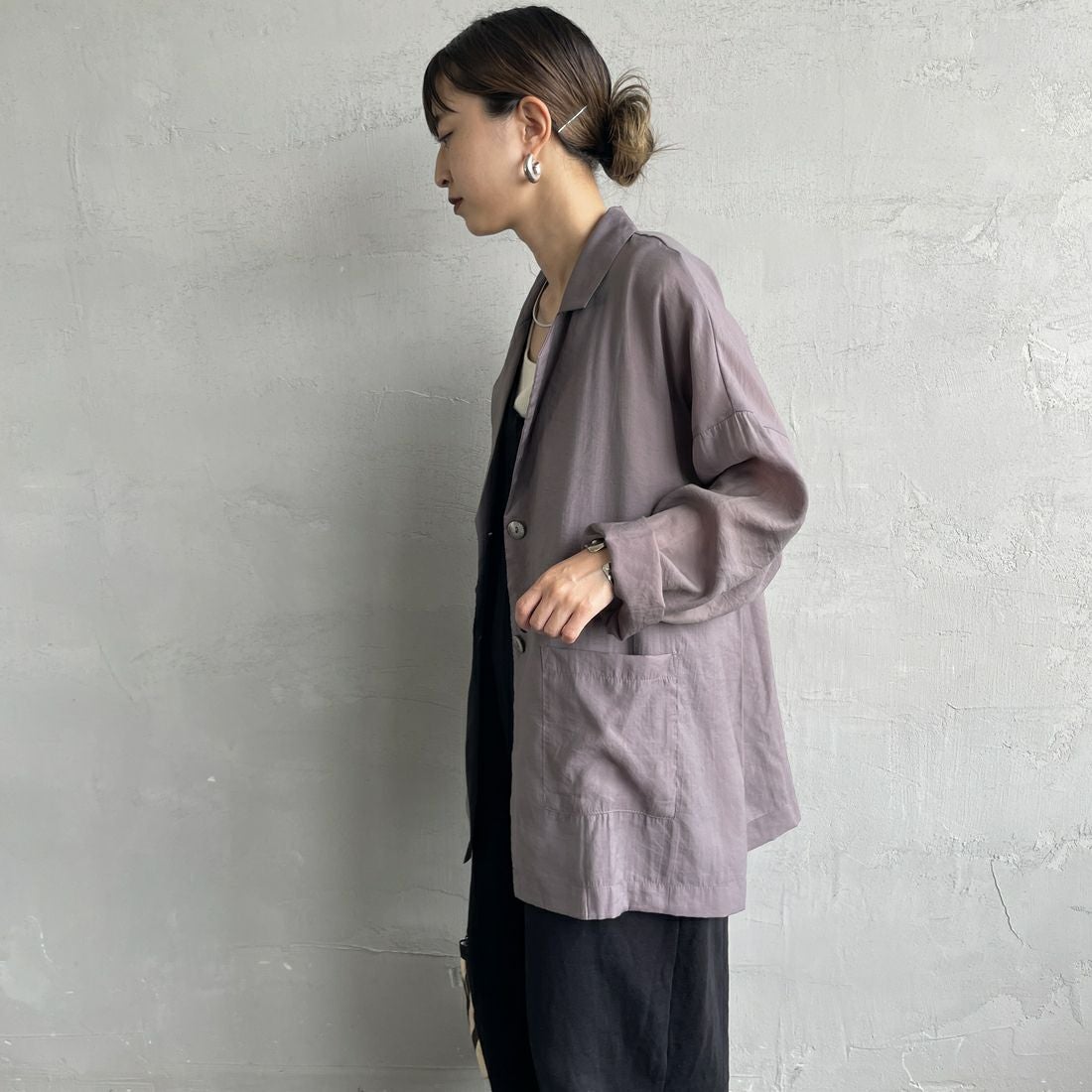 nenom [ネノム] シアーテーラードジャケット [NE25132082] 07 GRAY &&モデル身長：150cm 着用サイズ：F&&