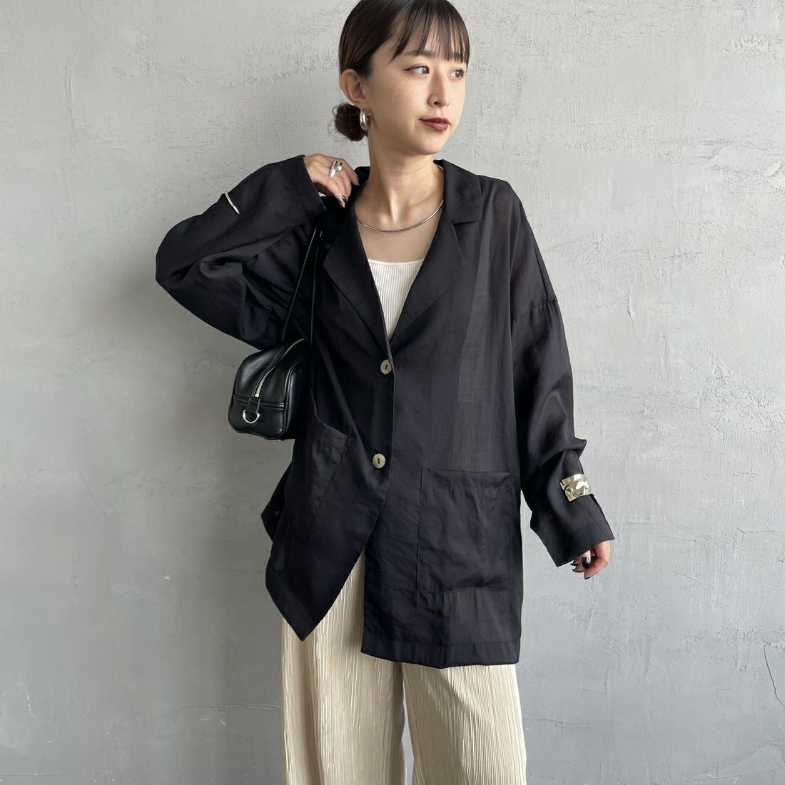 nenom [ネノム] シアーテーラードジャケット [NE25132082] 09 BLACK &&モデル身長：150cm 着用サイズ：F&&