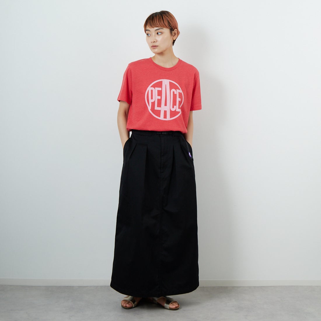 THE NORTH FACE PURPLE LABEL [ザ ノースフェイス パープルレーベル] チノタックフィールドスカート [N25FE066] K BLACK &&モデル身長：160cm 着用サイズ：WS&&