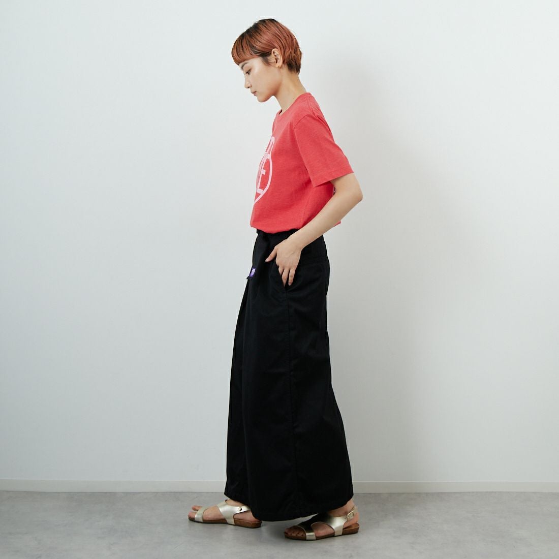 THE NORTH FACE PURPLE LABEL [ザ ノースフェイス パープルレーベル] チノタックフィールドスカート [N25FE066] K BLACK &&モデル身長：160cm 着用サイズ：WS&&