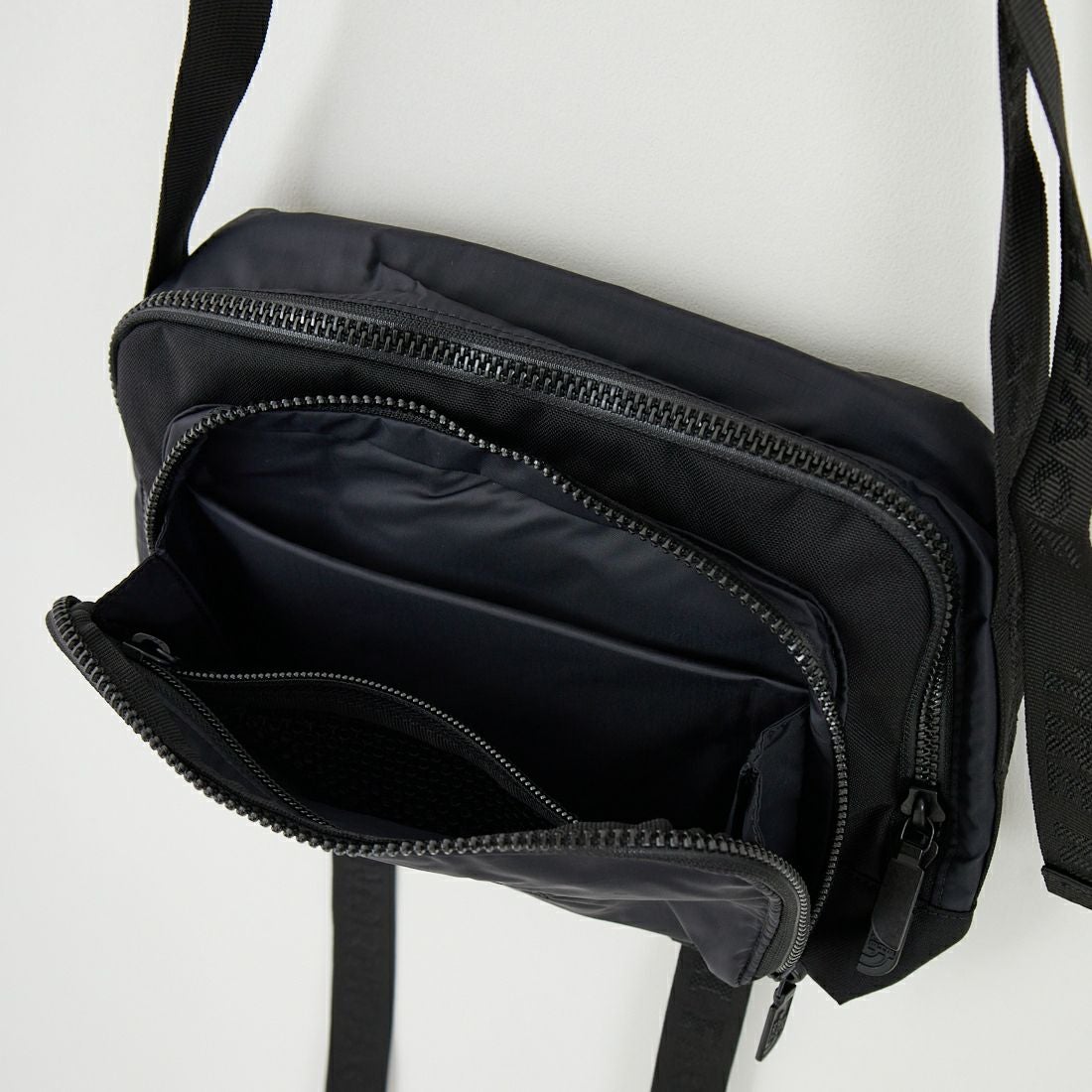 THE NORTH FACE PURPLE LABEL [ザ ノースフェイス パープルレーベル] コーデュラナイロンショルダーバッグ [N25FU080] K BLACK