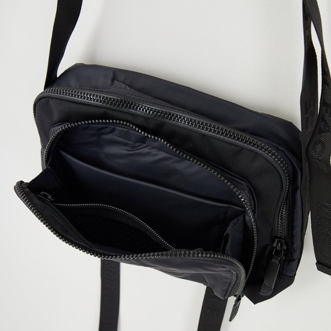 THE NORTH FACE PURPLE LABEL [ザ ノースフェイス パープルレーベル] コーデュラナイロンショルダーバッグ [N25FU080] K BLACK