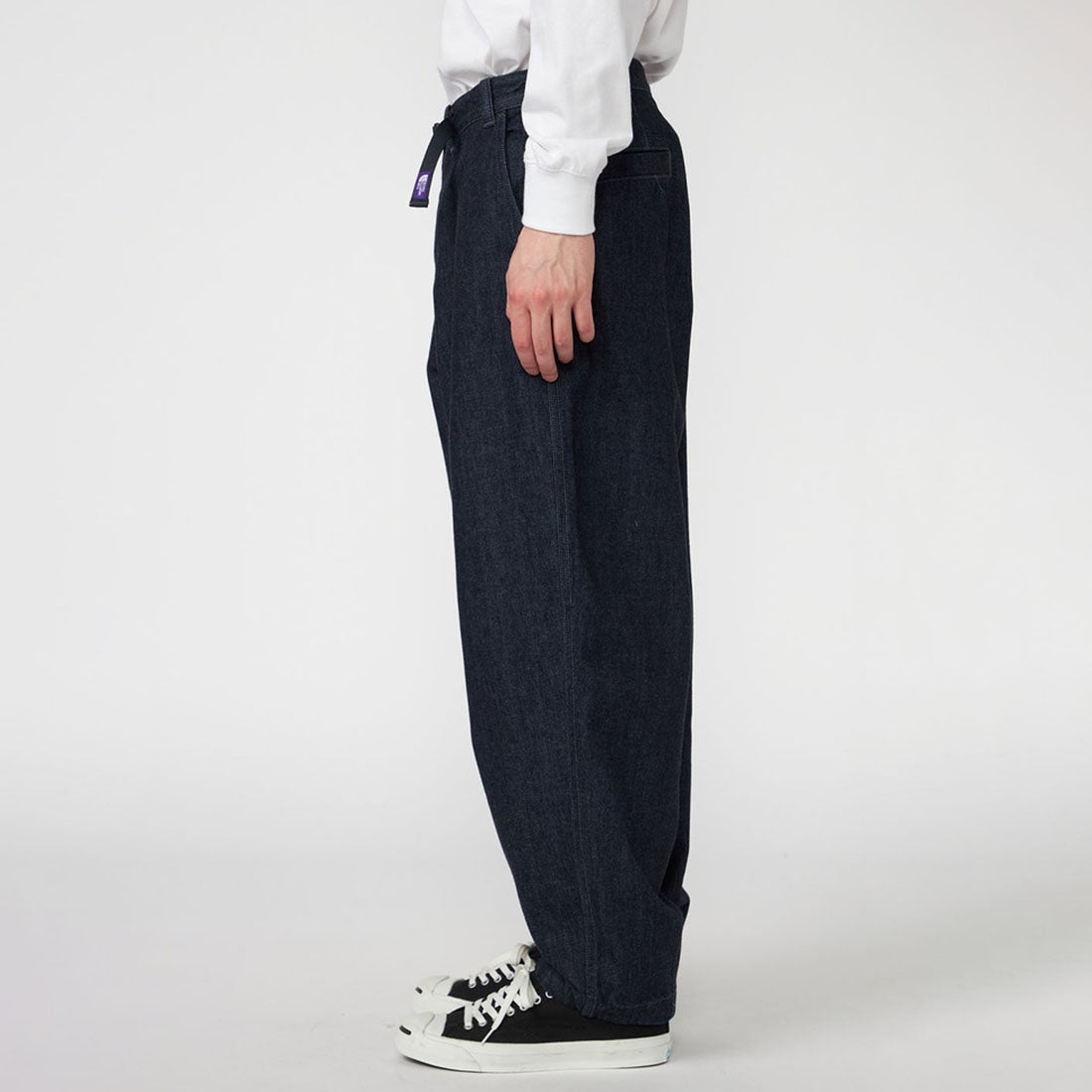 THE NORTH FACE PURPLE LABEL [ザ ノースフェイス パープルレーベル] デニムワイドテーパード フィールドパンツ [N25FC068] ID INDIGO &&モデル身長：179cm 着用サイズ：32&&