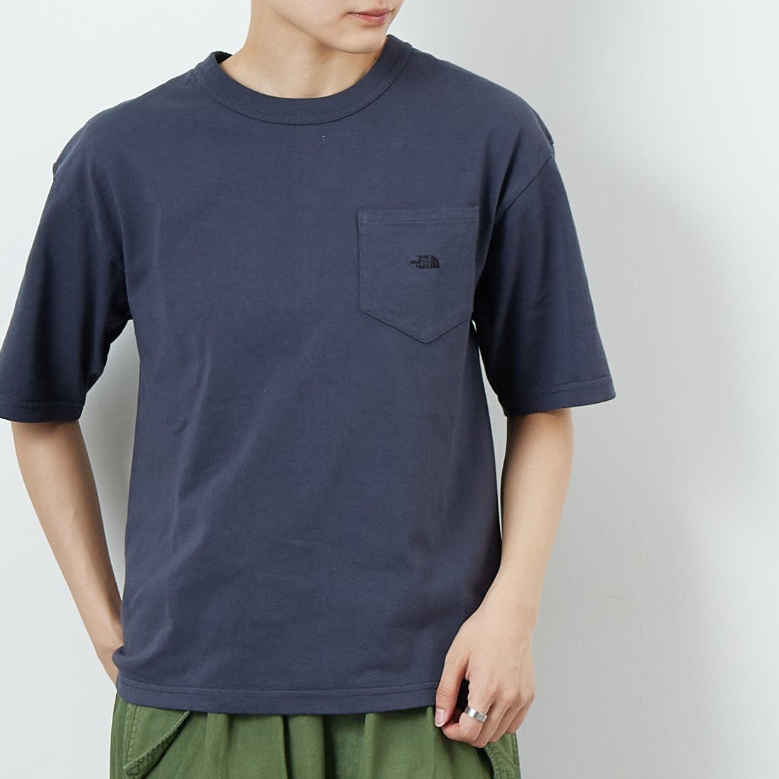 THE NORTH FACE PURPLE LABEL [ザ ノースフェイス パープルレーベル] 8オンスフィールドポケットTシャツ [N25FT064] AH ASPHALT &&モデル身長：160cm 着用サイズ：WS&&