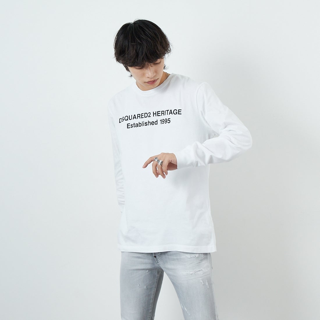 Dsquared2 [ディースクエアード] レギュラーフィットロングスリーブTシャツ [74GD1480-20020] 100 WHITE &&モデル身長：179cm 着用サイズ：M&&