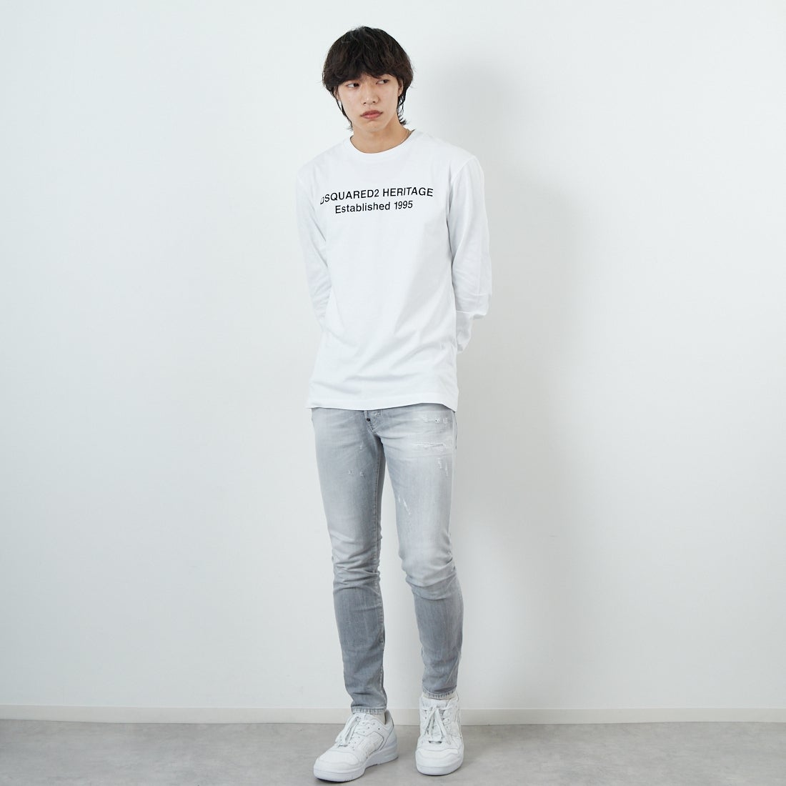 Dsquared2 [ディースクエアード] レギュラーフィットロングスリーブTシャツ [74GD1480-20020] 100 WHITE &&モデル身長：179cm 着用サイズ：M&&