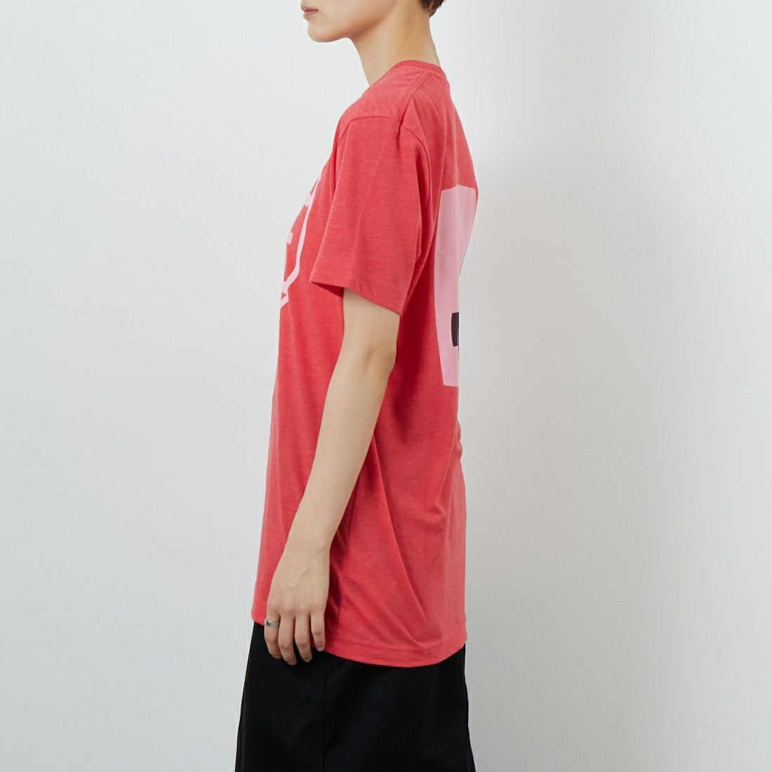 BLUESCENTRIC [ブルースセントリック] ウッドストック ピースロゴTシャツ [BLC1100014] H.RED &&モデル身長：160cm 着用サイズ：M&&