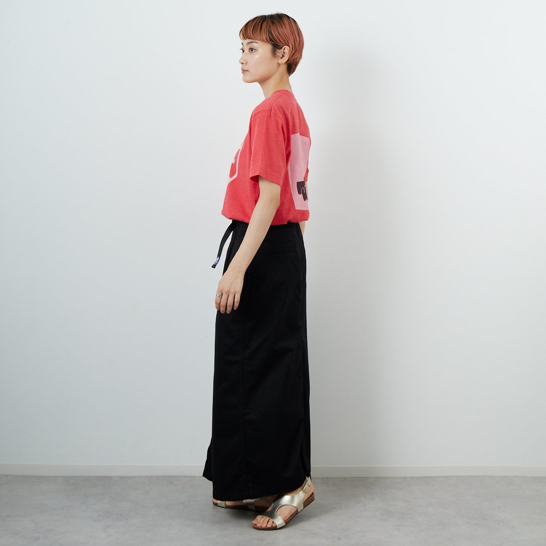 BLUESCENTRIC [ブルースセントリック] ウッドストック ピースロゴTシャツ [BLC1100014] H.RED &&モデル身長：160cm 着用サイズ：M&&