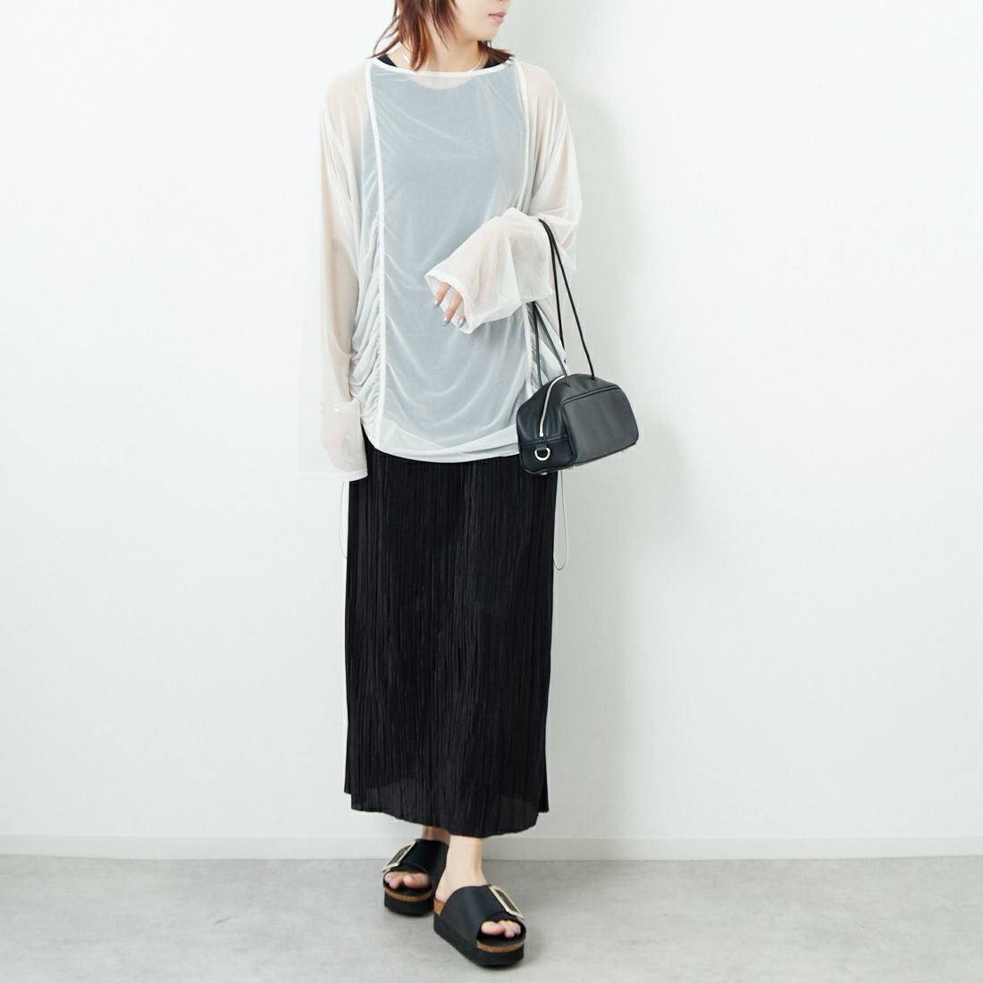 &g'aime [アンジェム] サイドギャザーシアーチュニック [98810-67100] ｴｸﾘｭ &&モデル身長：167cm 着用サイズ：F&&