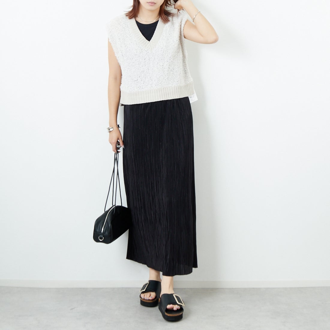&g'aime [アンジェム] バタフライヤーンベスト [98610-67000] ｴｸﾘｭ &&モデル身長：167cm 着用サイズ：F&&