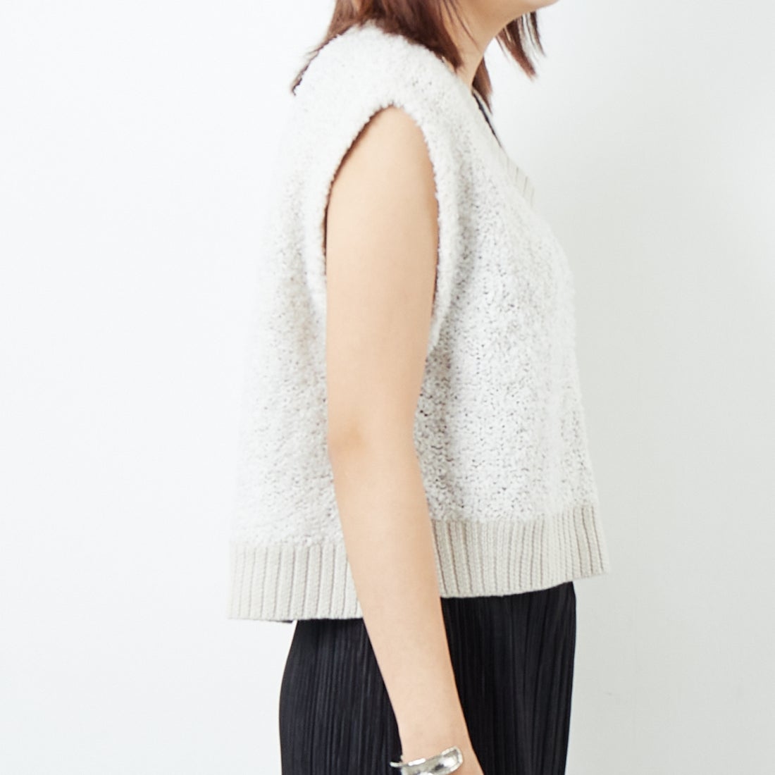 &g'aime [アンジェム] バタフライヤーンベスト [98610-67000] ｴｸﾘｭ &&モデル身長：167cm 着用サイズ：F&&