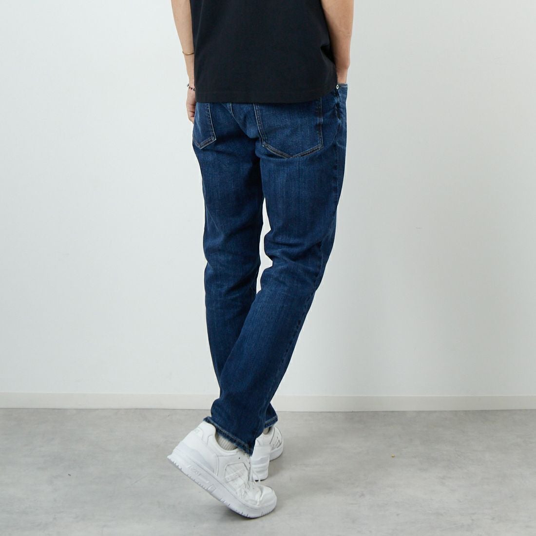 RED CARD TOKYO [レッドカード トーキョー] Rhythm+ イージースリムテーパードパンツ [26M93301KVD] K-VINT DK &&モデル身長：179cm 着用サイズ：32&&