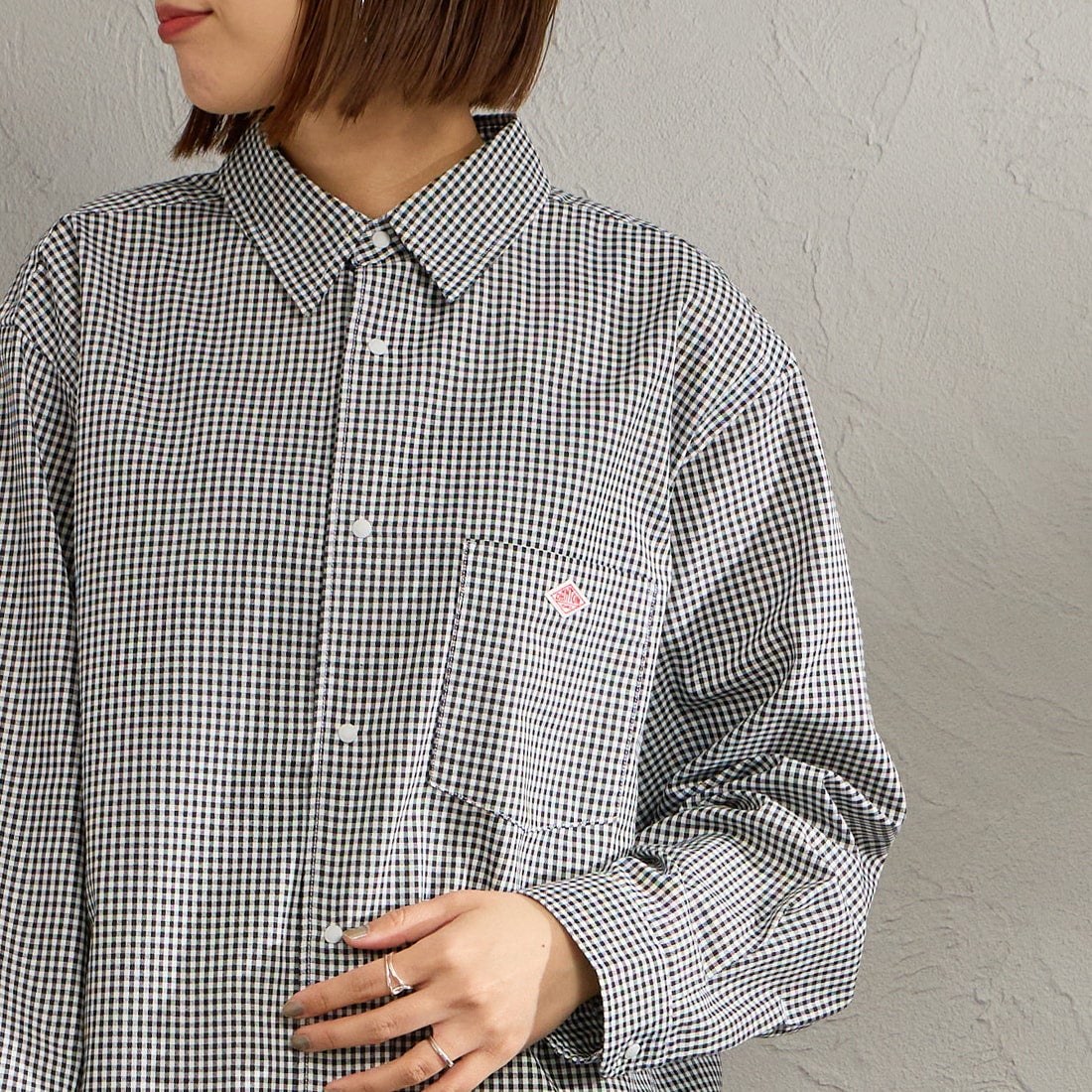 DANTON [ダントン] ドットボタン レギュラーカラー ストライプロングスリーブシャツ [DT-B0391POD] BLACK GNGM &&モデル身長：159cm 着用サイズ：36&&