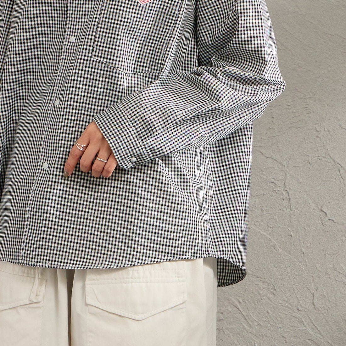 DANTON [ダントン] ドットボタン レギュラーカラー ストライプロングスリーブシャツ [DT-B0391POD] BLACK GNGM &&モデル身長：159cm 着用サイズ：36&&