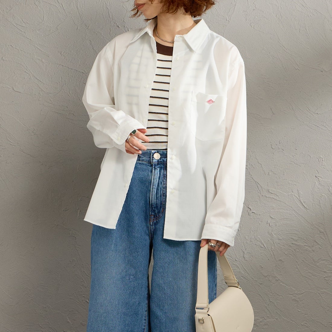 DANTON [ダントン] ドットボタン レギュラーカラー ストライプロングスリーブシャツ [DT-B0391POD] WHITE &&モデル身長：158cm 着用サイズ：36&&