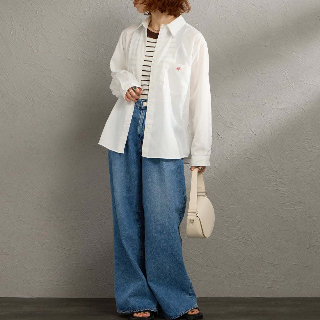 DANTON [ダントン] ドットボタン レギュラーカラー ストライプロングスリーブシャツ [DT-B0391POD] WHITE &&モデル身長：158cm 着用サイズ：36&&